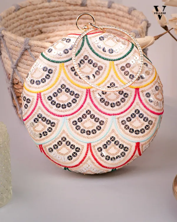 Noorani_Round_Embroidered_Mirror_Clutch_with_Bangle_Handle